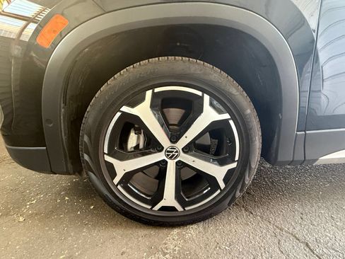 Used 2026 Volkswagen Tiguan SE AWD/4WD image 26