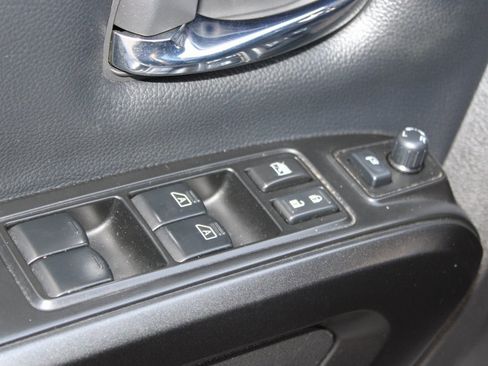 Used 2024 Nissan Titan PRO-4X w/ Pro-4x Convenience Package image 22