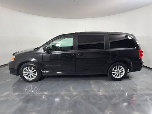 Used 2016 Dodge Grand Caravan SXT w/ UConnect Hands-Free Group FWD image 6