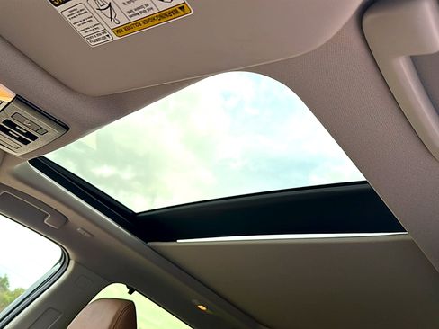 Used 2025 Nissan Rogue Platinum w/ Tech Package image 16