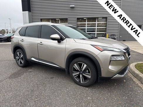 Used 2022 Nissan Rogue Platinum w/ Head-Up Display Package image 1