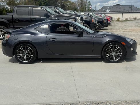 Used 2015 Scion FR-S image 5