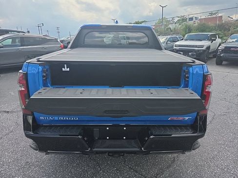 Used 2025 Chevrolet Silverado EV RST AWD/4WD image 5