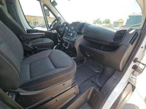 Used 2025 RAM ProMaster 2500 w/ U-Haul Equipment Group FWD image 21