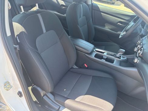 Used 2025 Nissan Sentra SV FWD image 34
