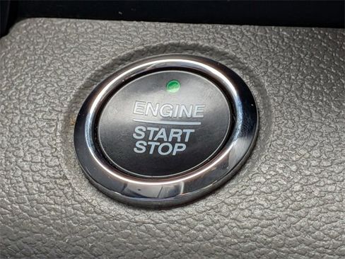 Used 2019 Ford F150 Lariat image 31