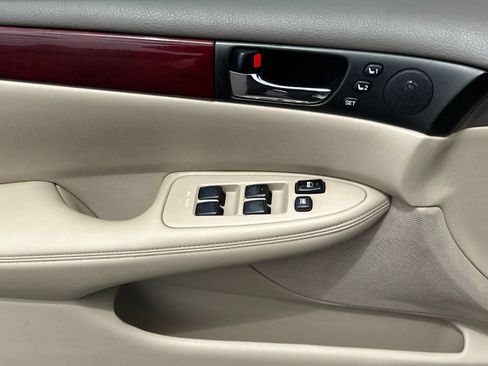 Used 2003 Lexus ES 330 FWD image 10