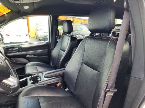 Used 2018 Dodge Grand Caravan GT FWD image 14