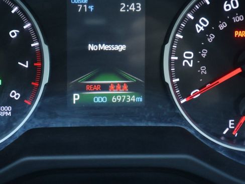 Used 2021 Toyota RAV4 XLE w/ Convenience Package image 32