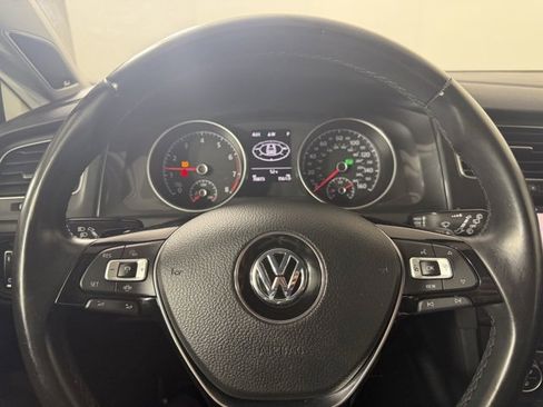Used 2019 Volkswagen Golf Alltrack image 12
