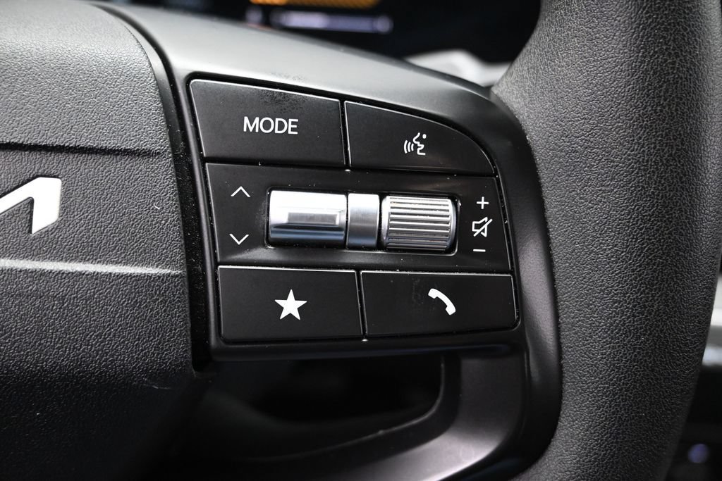 Used 2025 Kia K4 FWD image 28