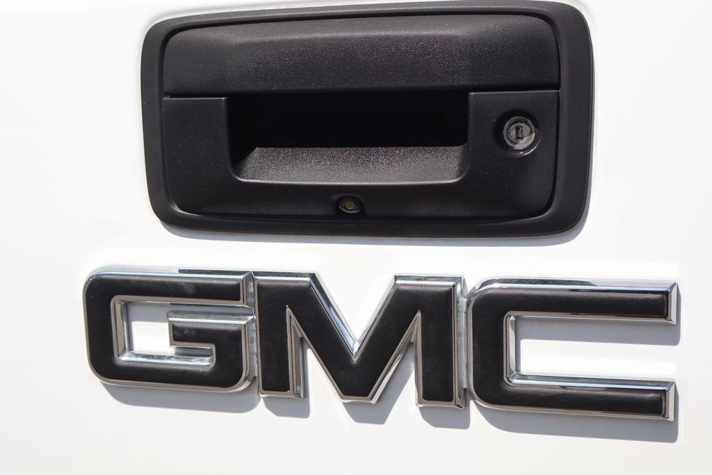 Used 2016 GMC Sierra 1500 SLE w/ All-Terrain Package AWD/4WD image 46