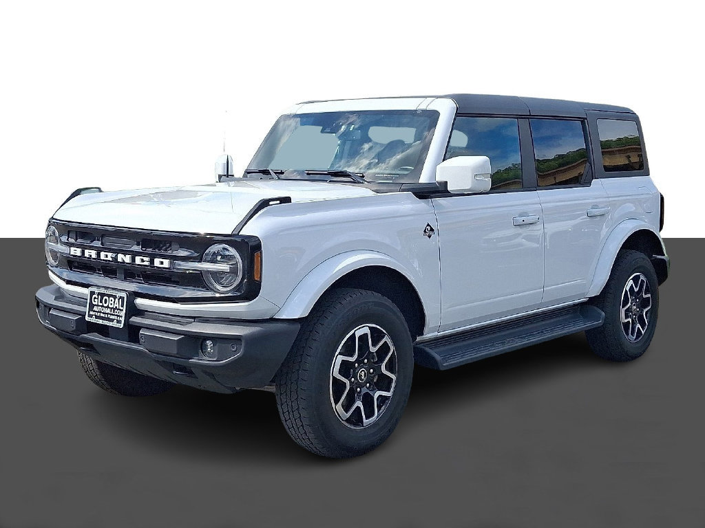 Used 2025 Ford Bronco Outer Banks AWD/4WD image 3