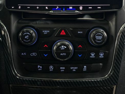 Used 2017 Jeep Grand Cherokee Limited image 25