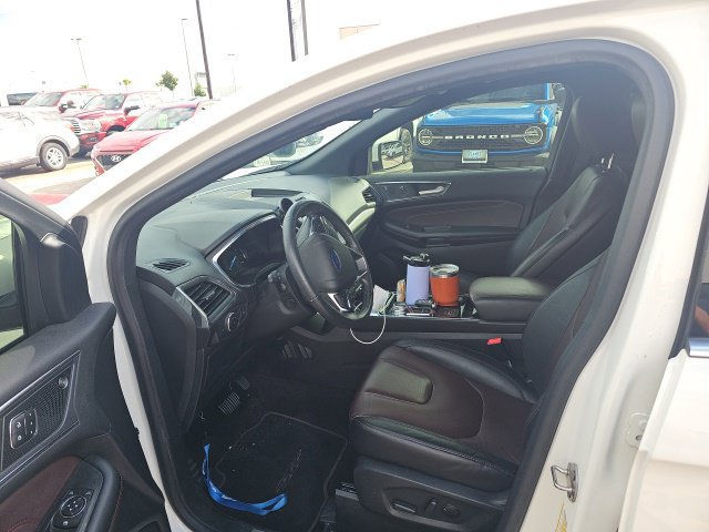 Used 2020 Ford Edge Titanium w/ Equipment Group 301A FWD image 2