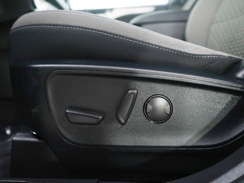 Used 2020 Ford Escape SE image 22