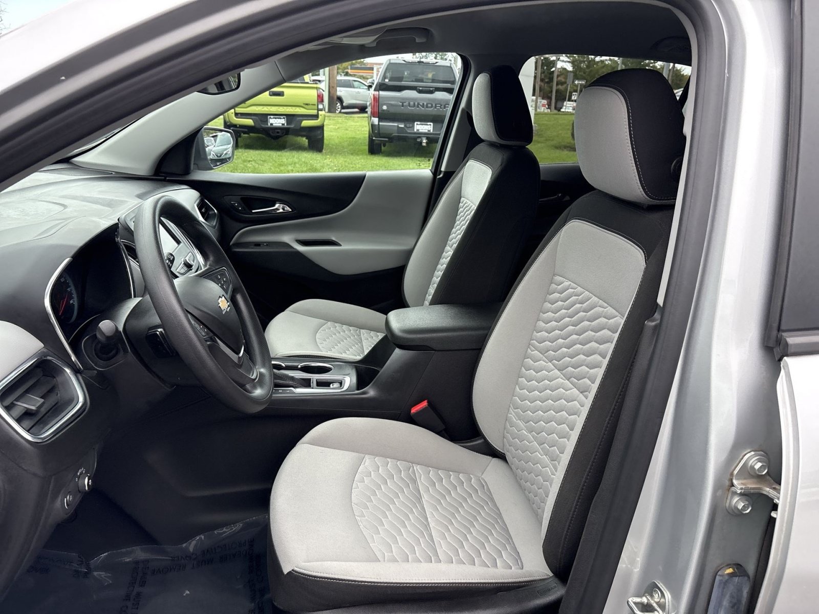 Used 2021 Chevrolet Equinox LS w/ LPO, Blackout Package AWD/4WD image 13