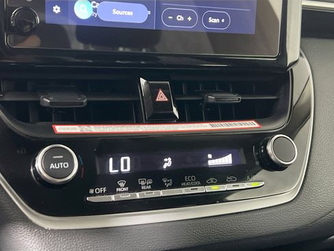 Used 2026 Toyota Corolla LE FWD image 26
