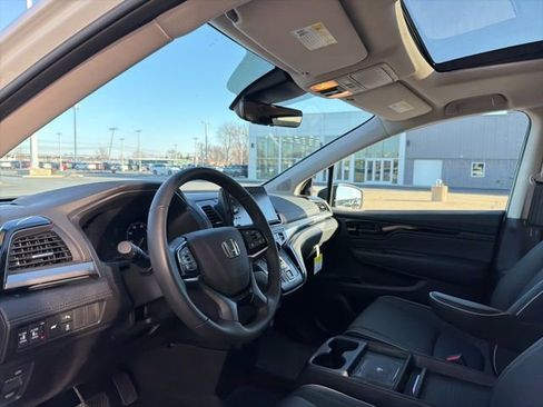 Used 2025 Honda Odyssey Touring image 16
