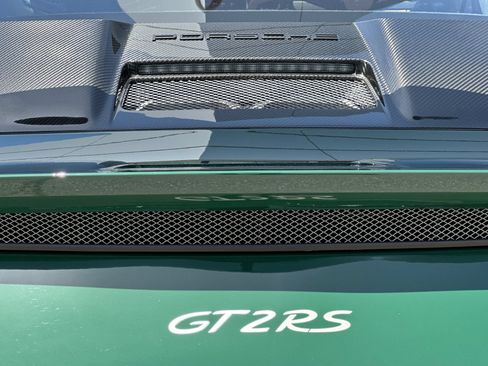 Certified 2018 Porsche 911 GT2 RS RWD image 37