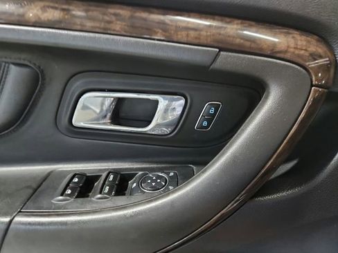 Used 2019 Ford Taurus Limited FWD image 16
