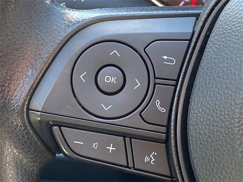 Used 2022 Toyota RAV4 XLE image 18