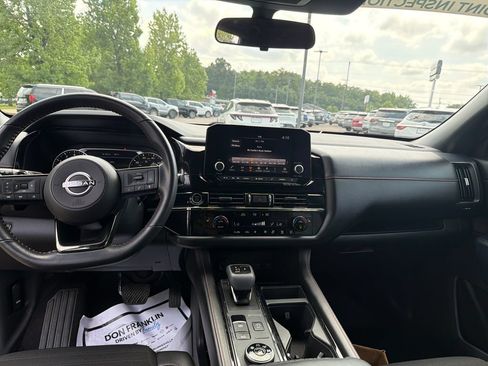 Used 2023 Nissan Pathfinder Rock Creek AWD/4WD image 16