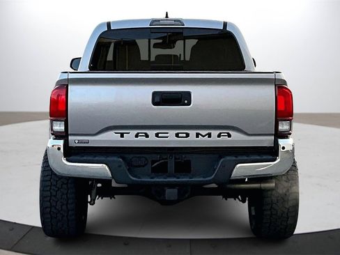 Used 2018 Toyota Tacoma SR5 image 8