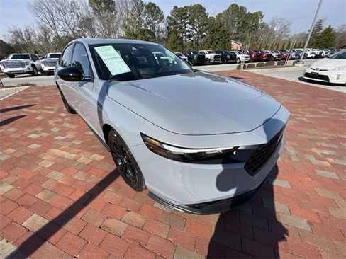 Certified 2025 Honda Accord SE image 38