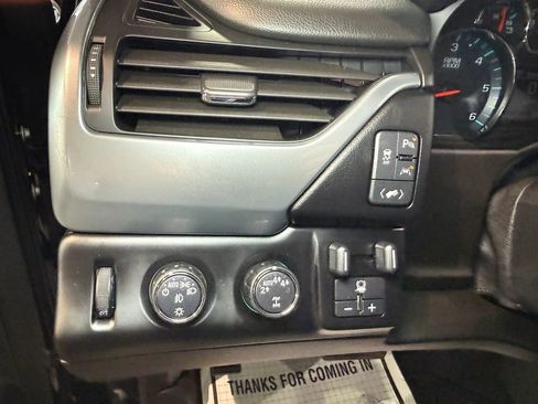 Used 2019 Chevrolet Suburban Premier image 23