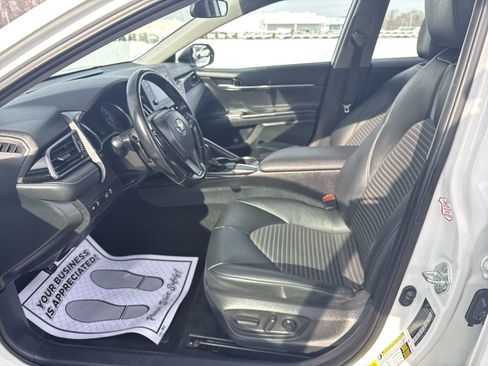 Used 2021 Toyota Camry SE image 19