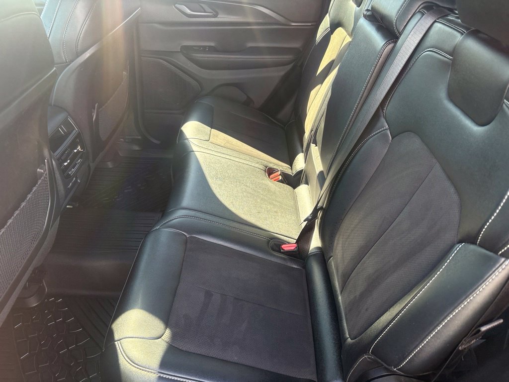 Certified 2024 Jeep Grand Cherokee Altitude AWD/4WD image 34