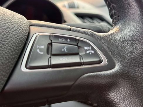 Used 2019 Ford Escape SEL AWD/4WD image 17