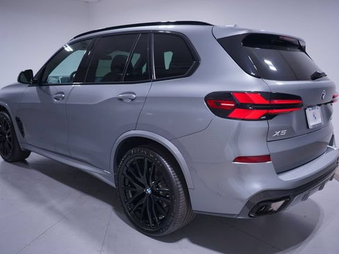 Used 2026 BMW X5 sDrive40i w/ M Sport Package RWD image 3