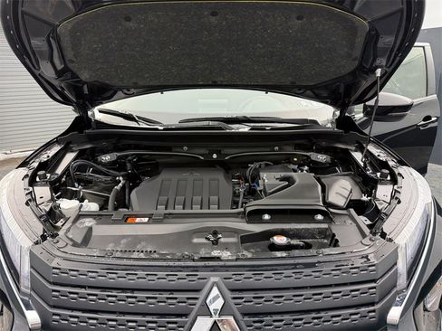 New 2026 Mitsubishi Eclipse Cross LE image 25