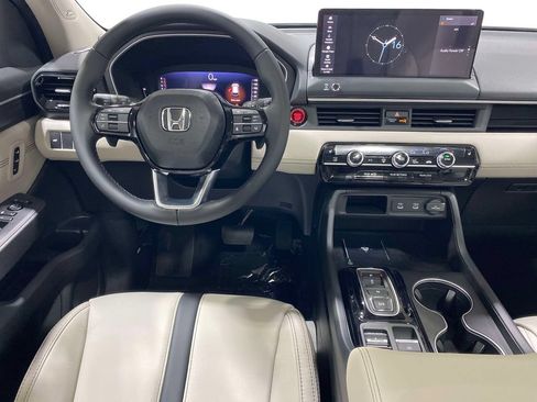 New 2026 Honda Pilot Touring image 10