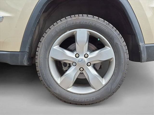 Used 2011 Jeep Grand Cherokee Overland AWD/4WD image 9