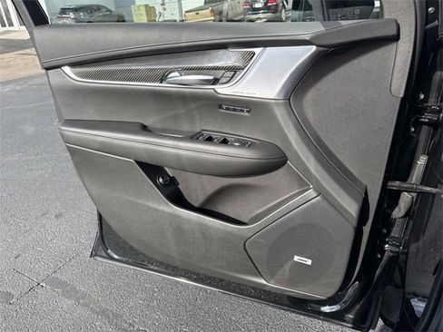 Certified 2023 Cadillac XT6 Sport image 9