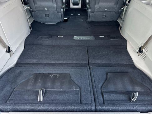 Used 2017 Chrysler Pacifica Touring-L image 16