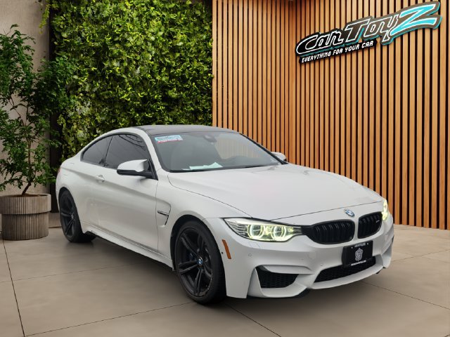 Used 2017 BMW M4 Coupe RWD image 1