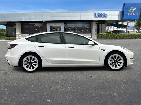 Used 2021 Tesla Model 3 Standard Range Plus image 8