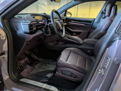 Used 2025 Porsche Macan Electric image 28