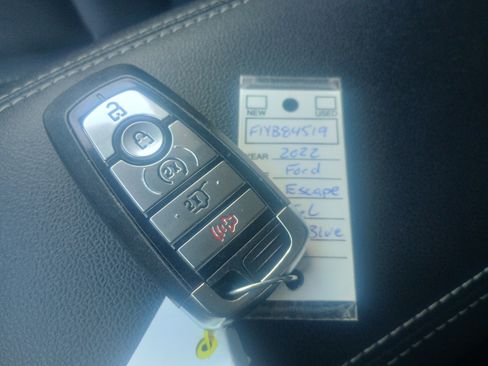Certified 2022 Ford Escape SEL image 32