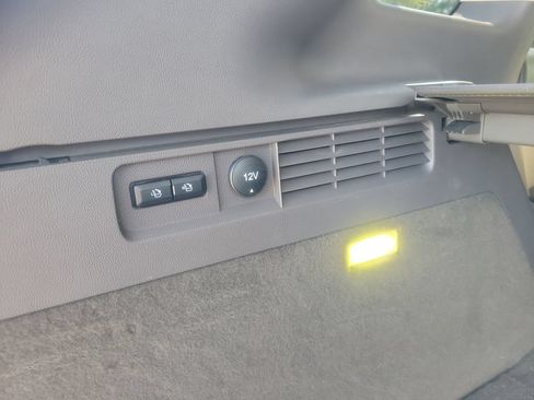 Used 2016 Lincoln MKX Reserve w/ Technology Package FWD image 32