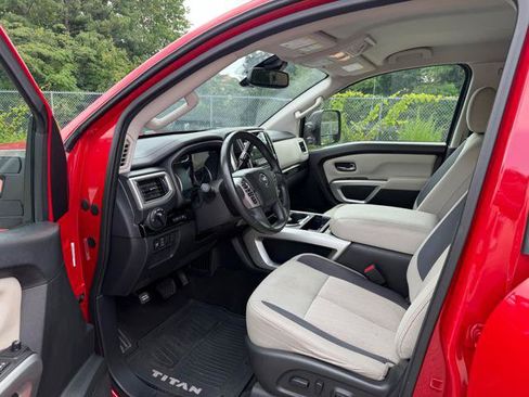 Used 2020 Nissan Titan SV w/ SV Convenience Package AWD/4WD image 32