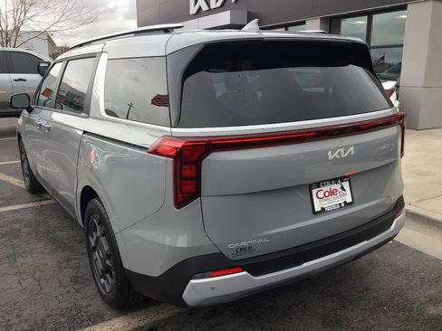 New 2026 Kia Carnival EX image 4