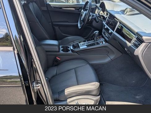 Used 2023 Porsche Macan AWD/4WD image 29
