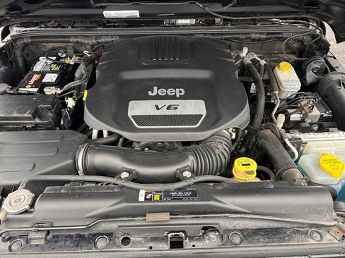 Used 2018 Jeep Wrangler Sport image 9
