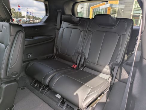 New 2025 Jeep Grand Cherokee L Limited image 12