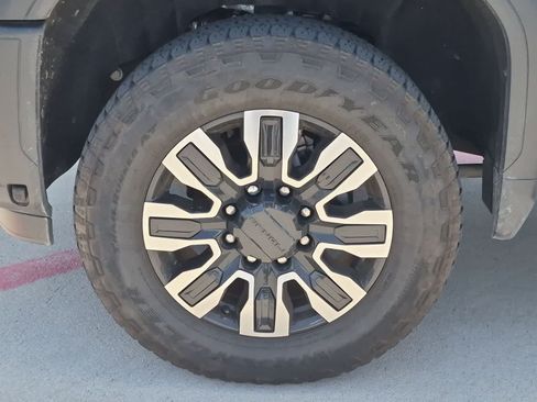 Used 2025 GMC Sierra 2500 Denali Ultimate AWD/4WD image 13
